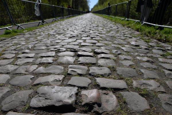 Cobblestone Installation in Ventura